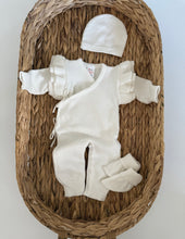 Load image into Gallery viewer, Ballerina embroidered three piece set
